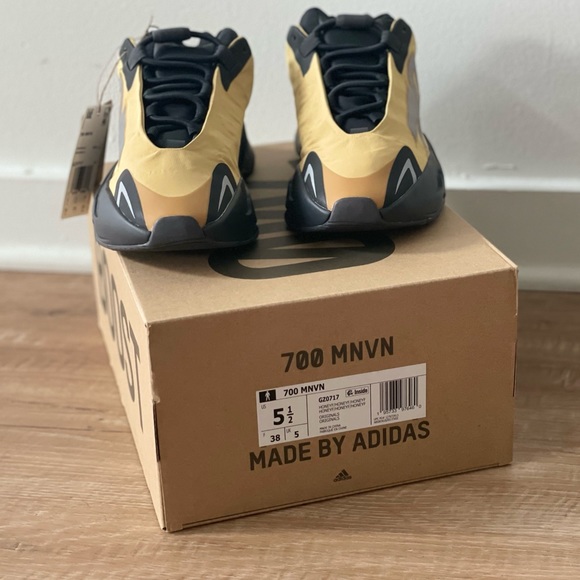 New YEEZY BOOST 700 MNVN 'HONEY FLUX' - Picture 2 of 4